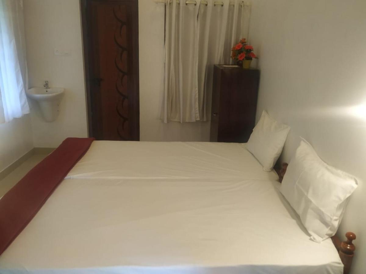 Vintage Inn Homestay Cherai Beach Exterior photo